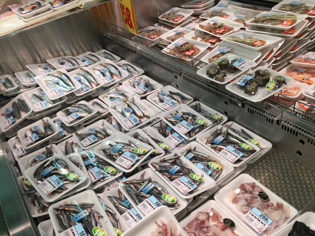 スーパーと加工工場での働き方